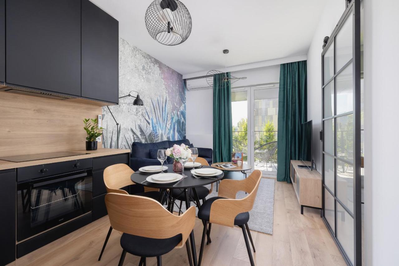 Beautiful Steam Park With Parking Old Town Cracow By Renters Apartment